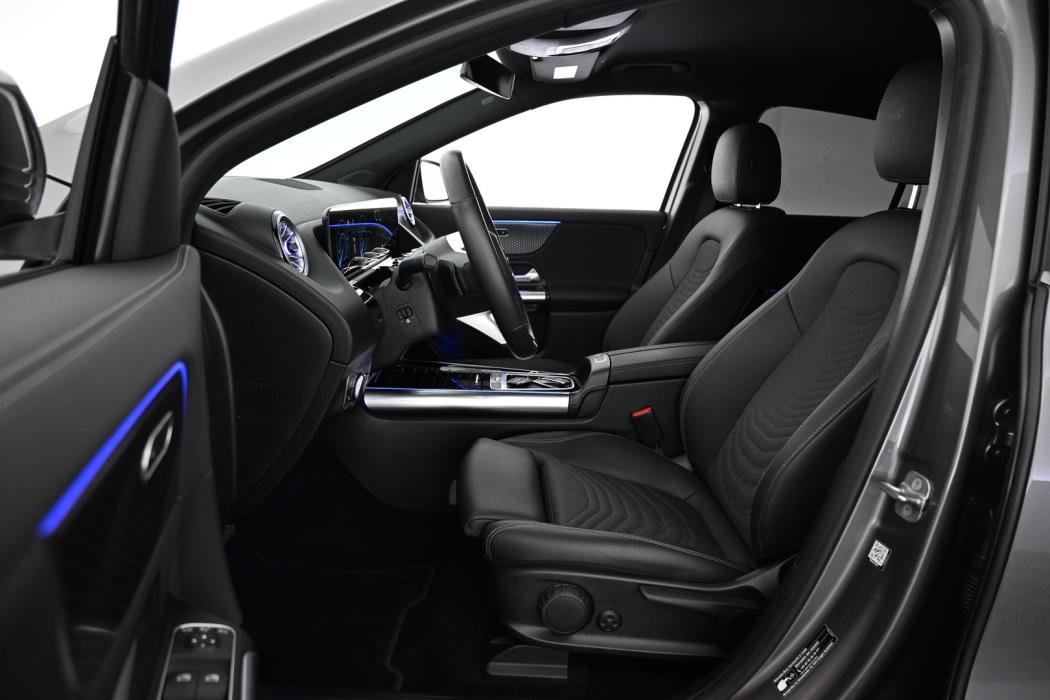 MERCEDES-BENZ EQA 2025
