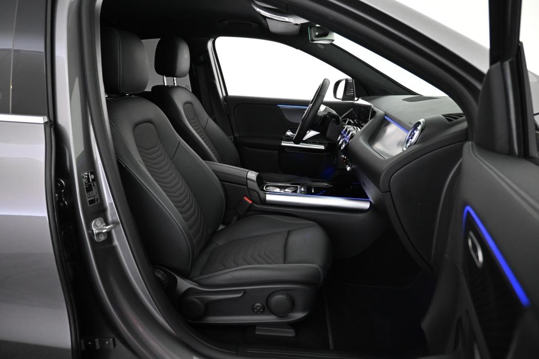 MERCEDES-BENZ EQA 2025