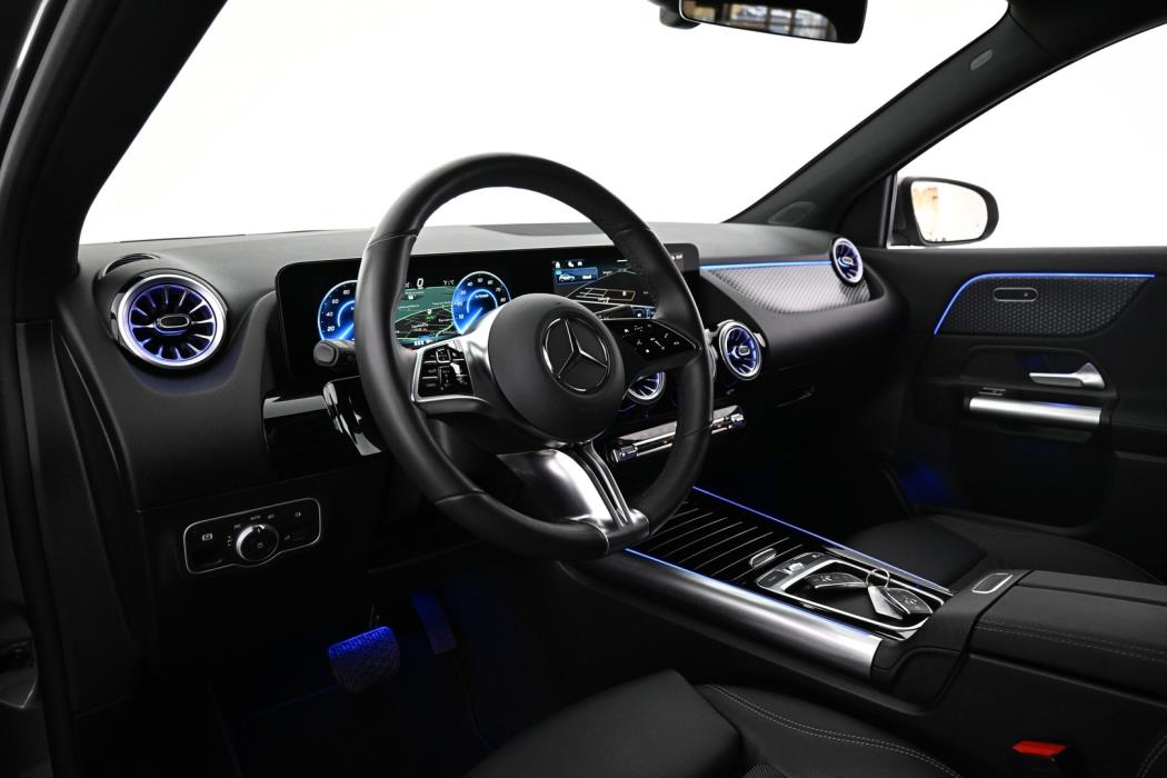 MERCEDES-BENZ EQA 2025