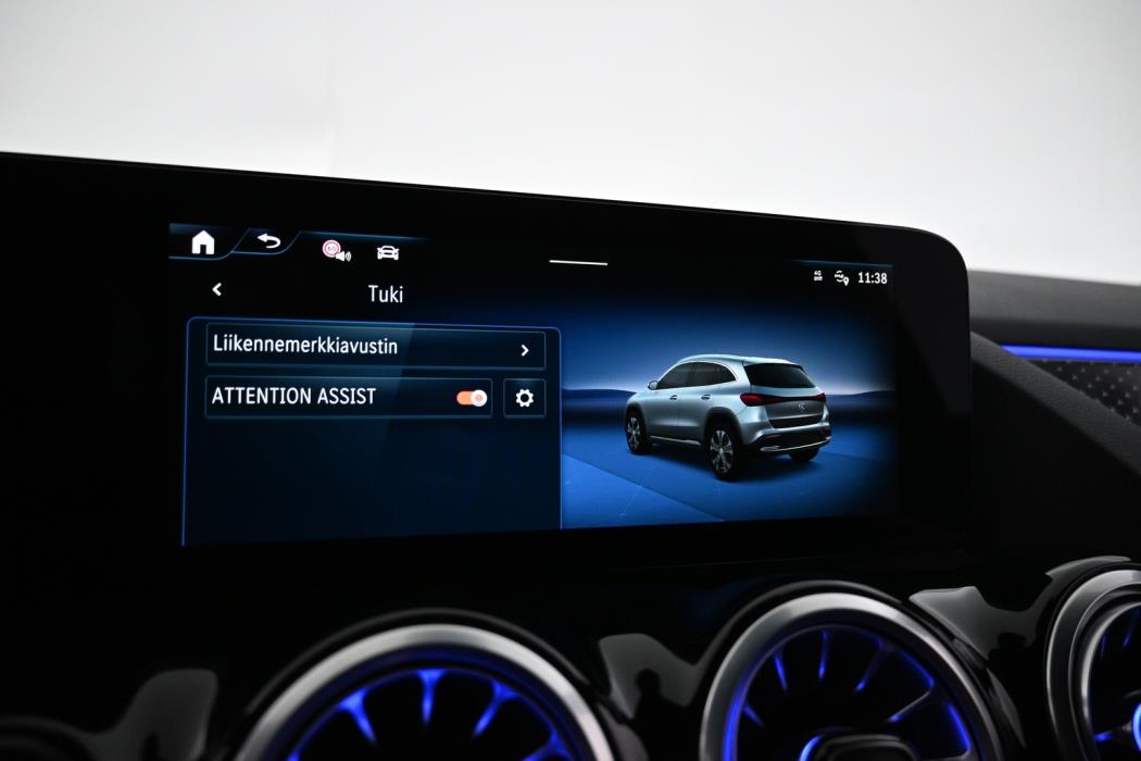 MERCEDES-BENZ EQA 2025