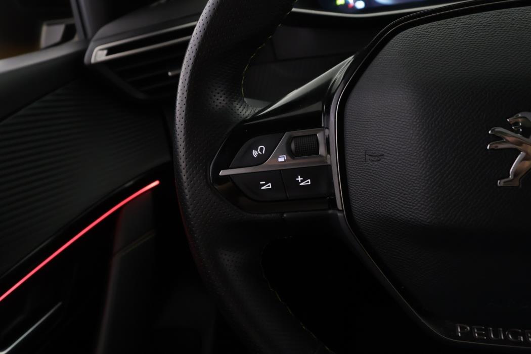 PEUGEOT e-208 2022