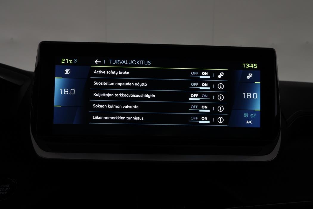 PEUGEOT e-208 2022