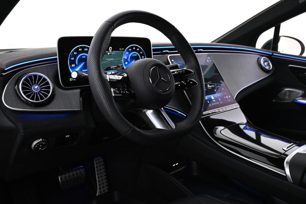 MERCEDES-BENZ EQE 2025