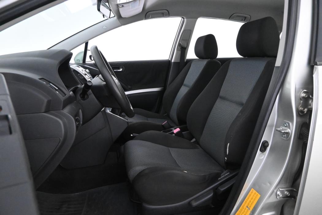 TOYOTA Corolla Verso 2005