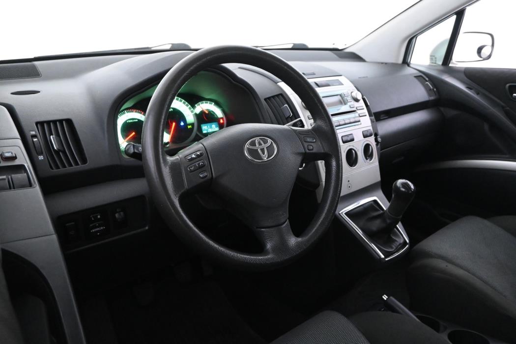 TOYOTA Corolla Verso 2005
