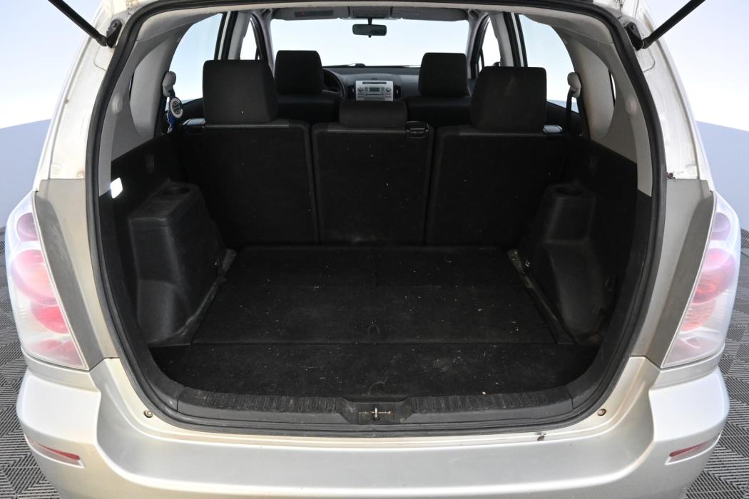 TOYOTA Corolla Verso 2005
