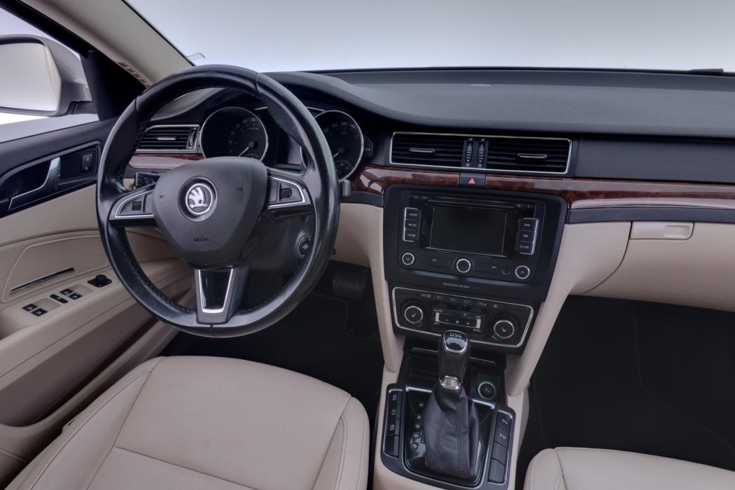 SKODA Superb 2015