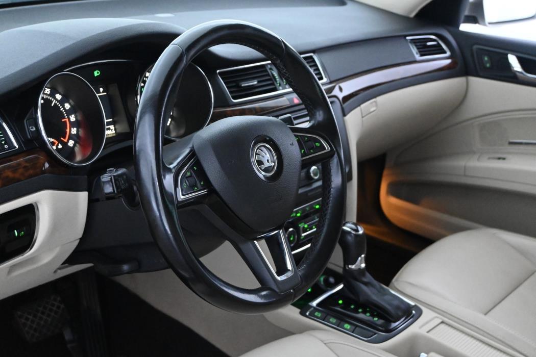 SKODA Superb 2015