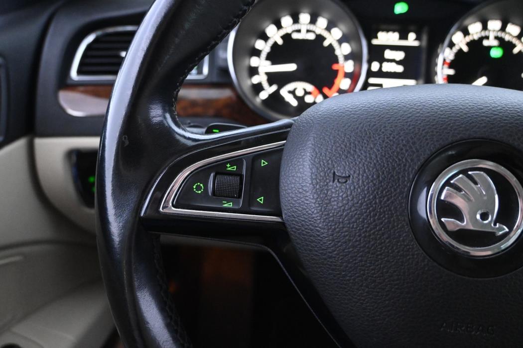 SKODA Superb 2015