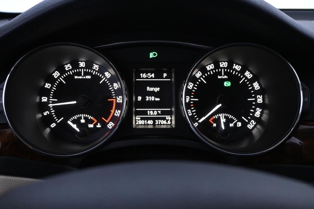 SKODA Superb 2015