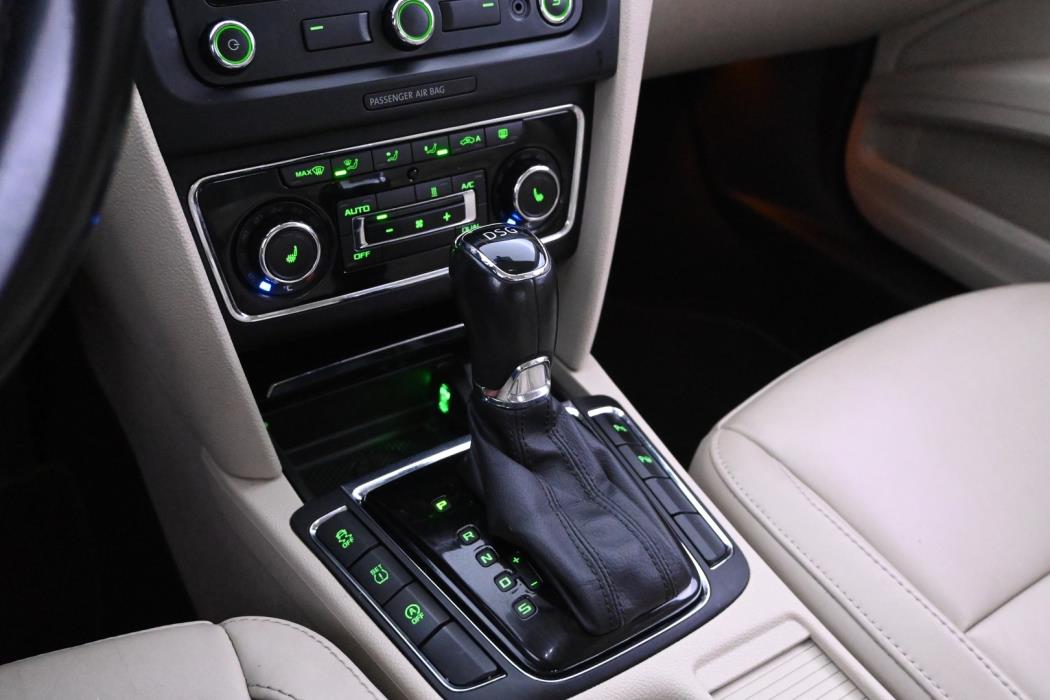 SKODA Superb 2015
