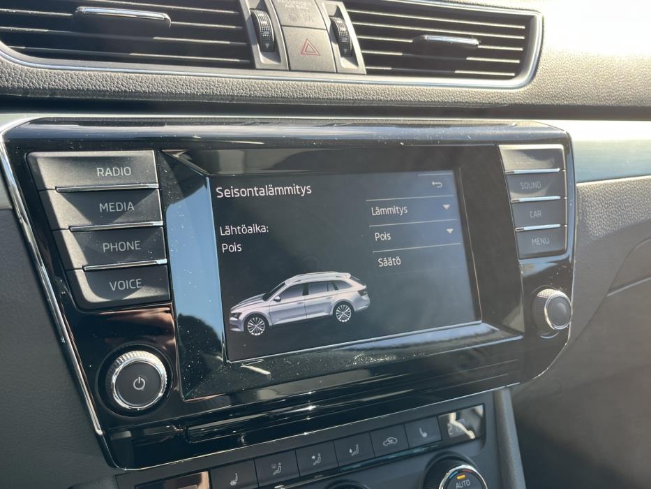 SKODA Superb 2016