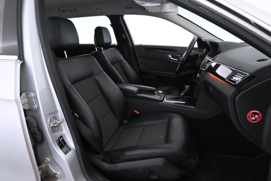 MERCEDES-BENZ E 2011