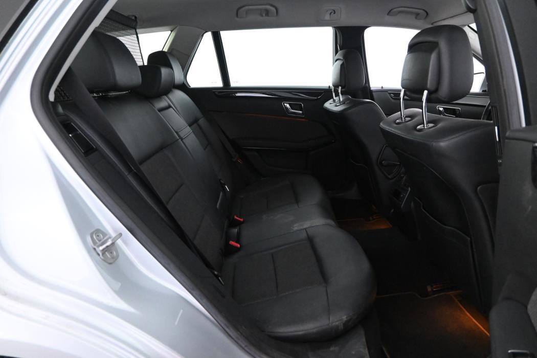 MERCEDES-BENZ E 2011