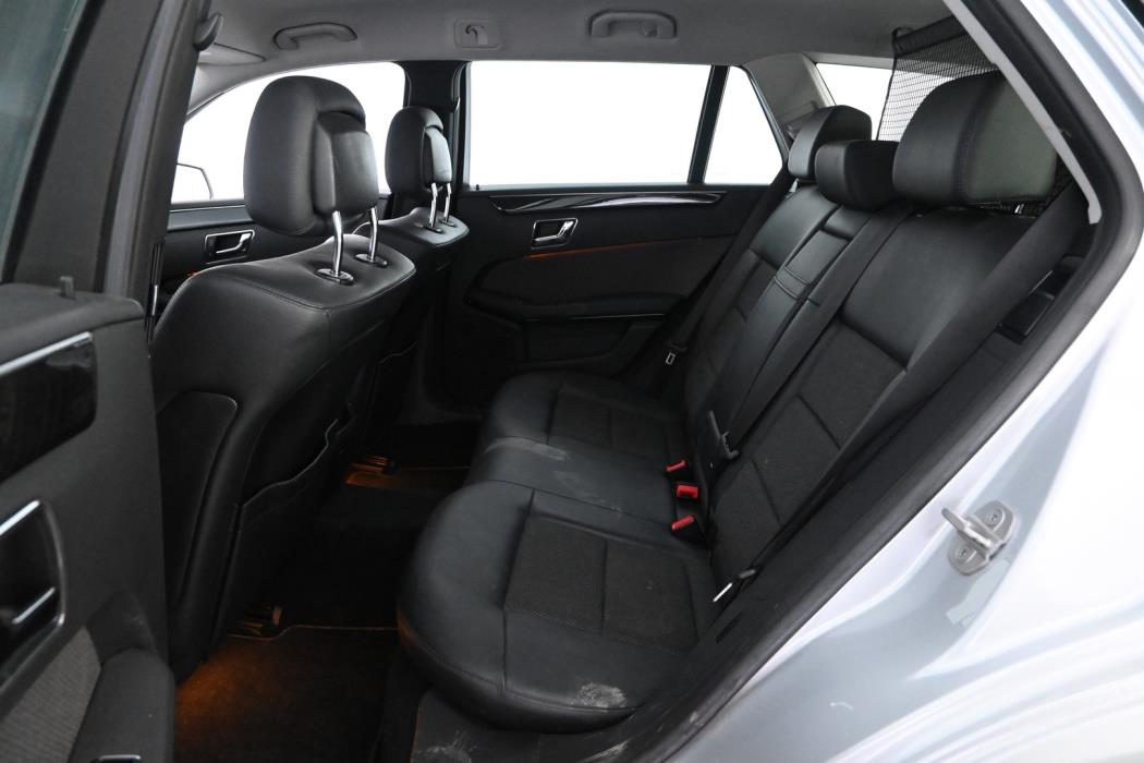 MERCEDES-BENZ E 2011
