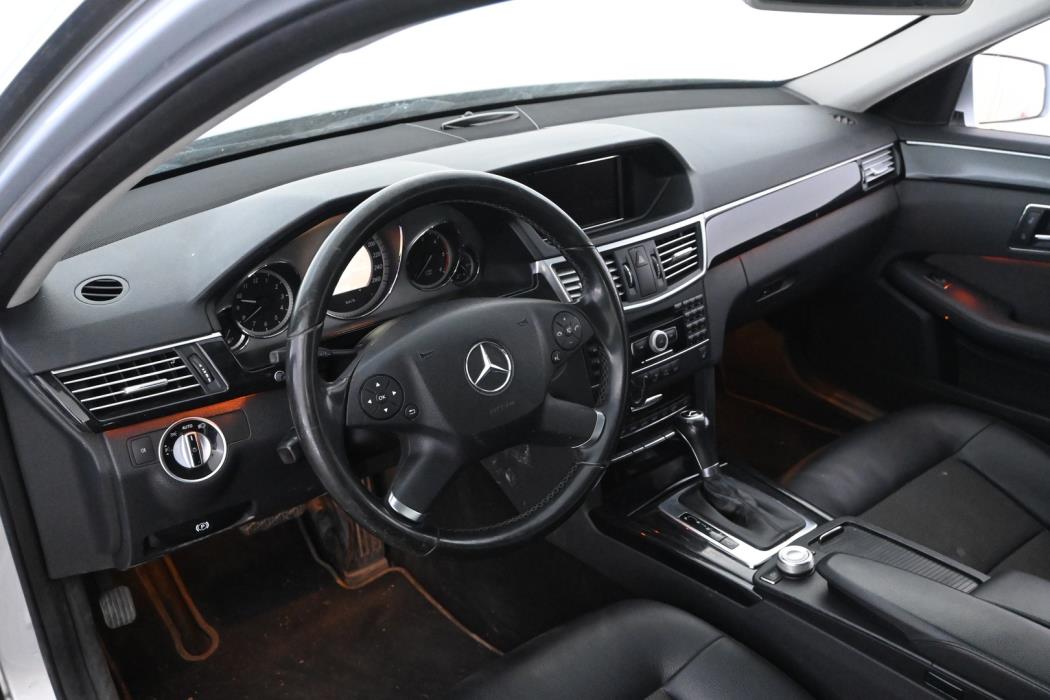 MERCEDES-BENZ E 2011