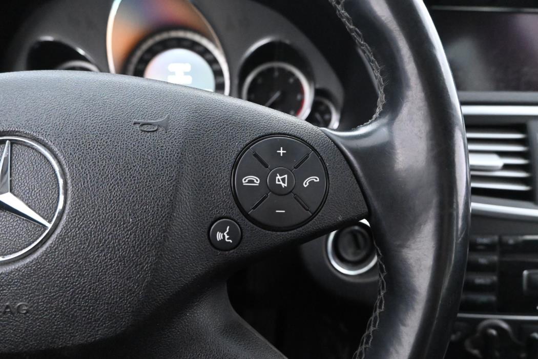 MERCEDES-BENZ E 2011