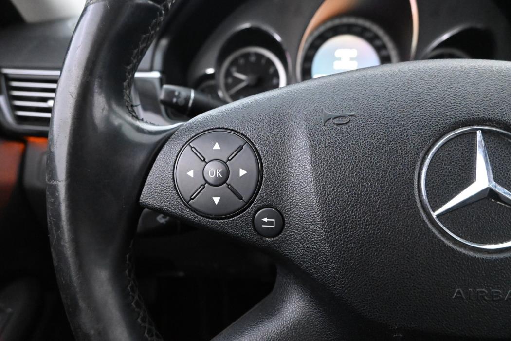 MERCEDES-BENZ E 2011