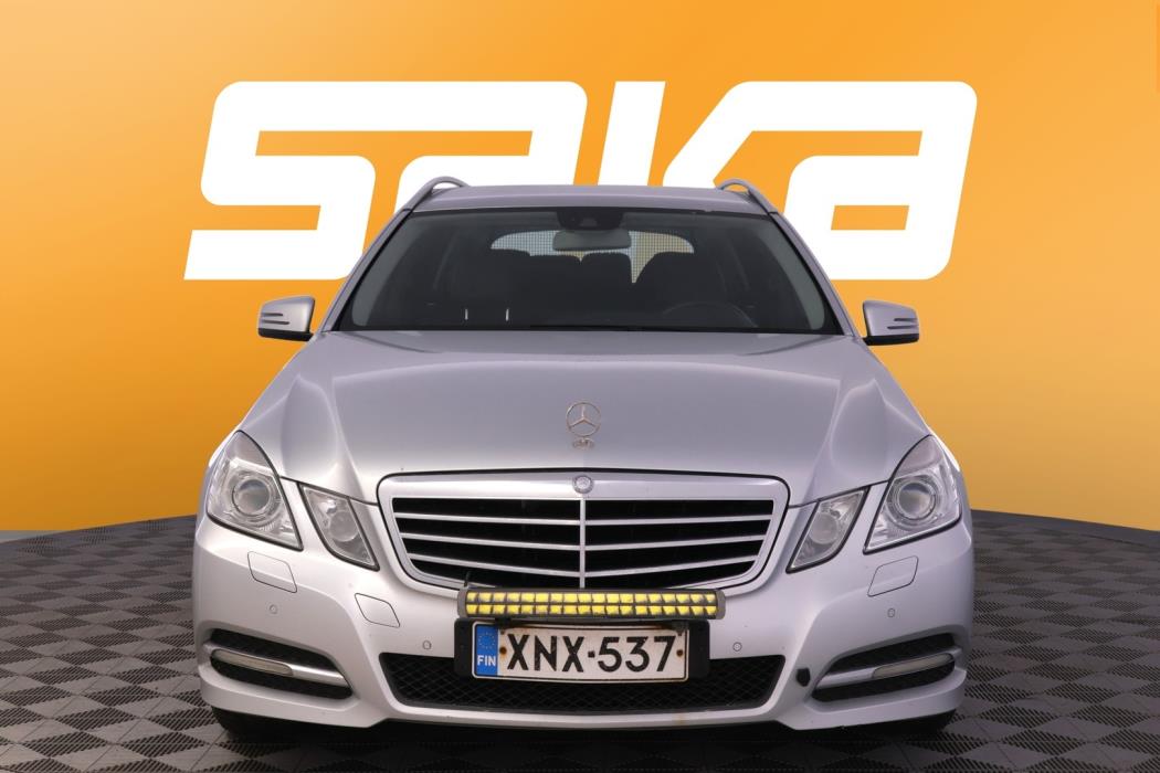 MERCEDES-BENZ E 2011