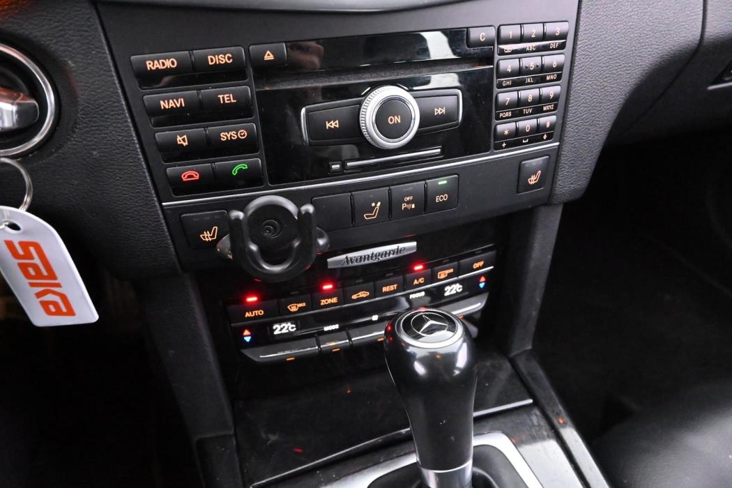 MERCEDES-BENZ E 2011