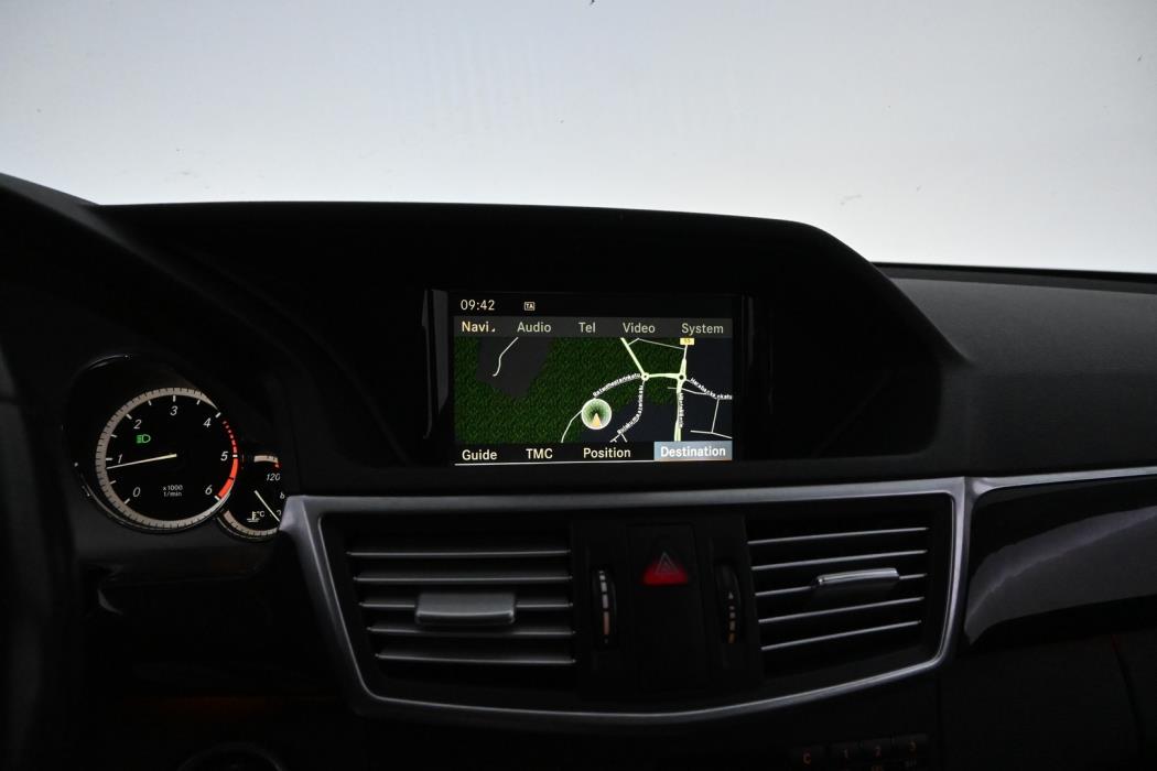 MERCEDES-BENZ E 2011