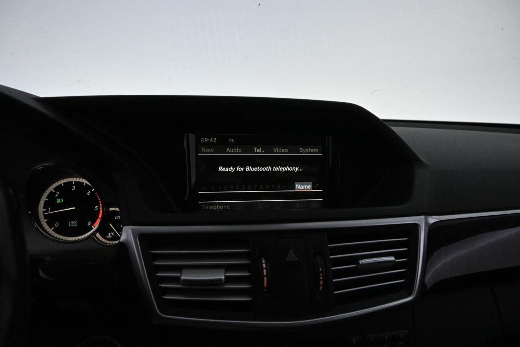 MERCEDES-BENZ E 2011