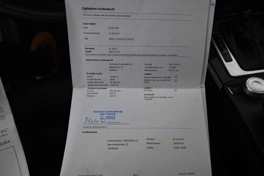 MERCEDES-BENZ E 2011