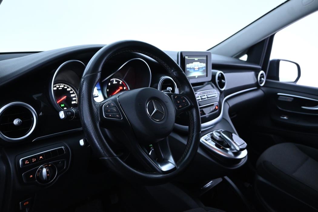 MERCEDES-BENZ V 2016