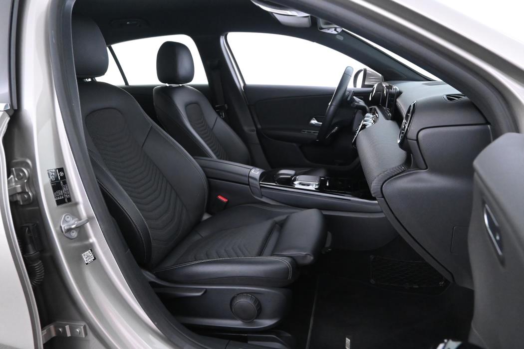 MERCEDES-BENZ A 2019