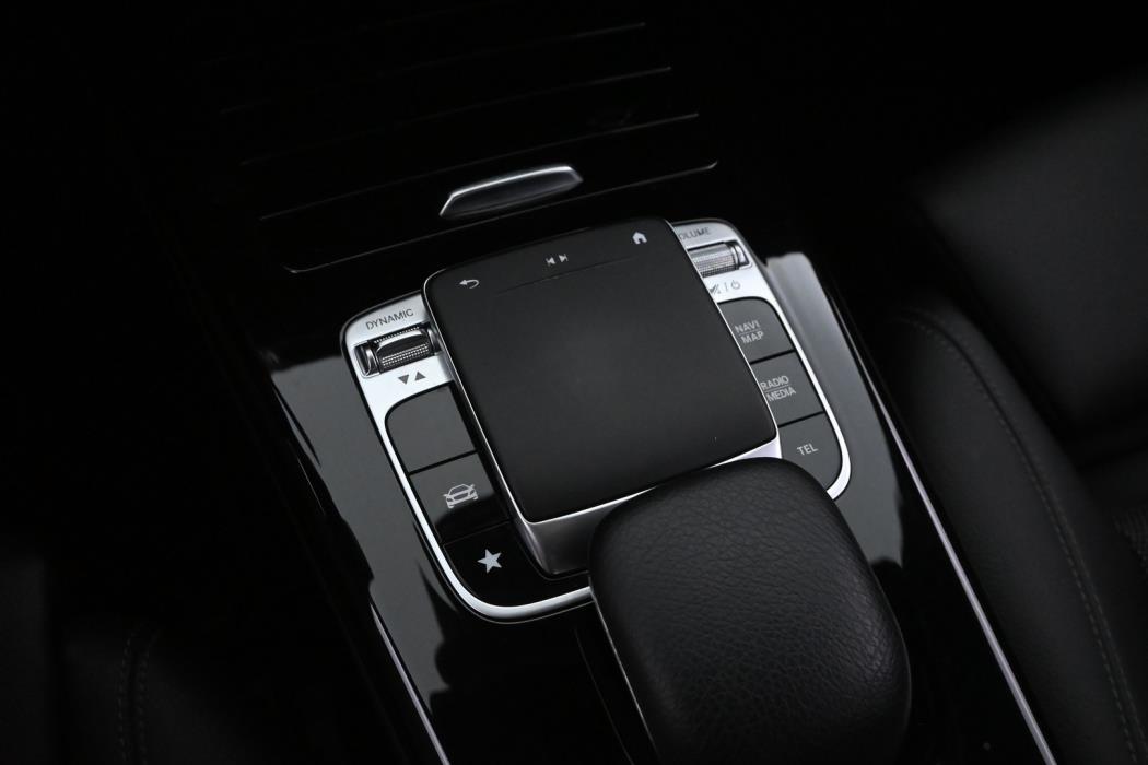 MERCEDES-BENZ A 2019