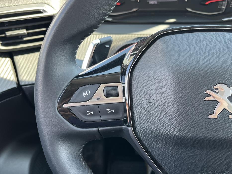 PEUGEOT 2008 2021