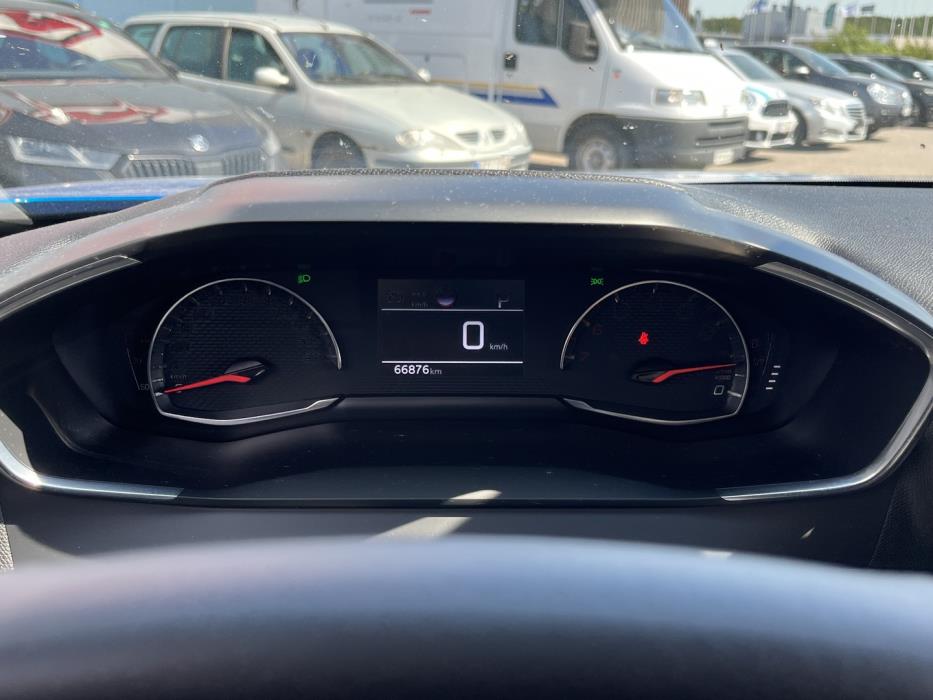 PEUGEOT 2008 2021