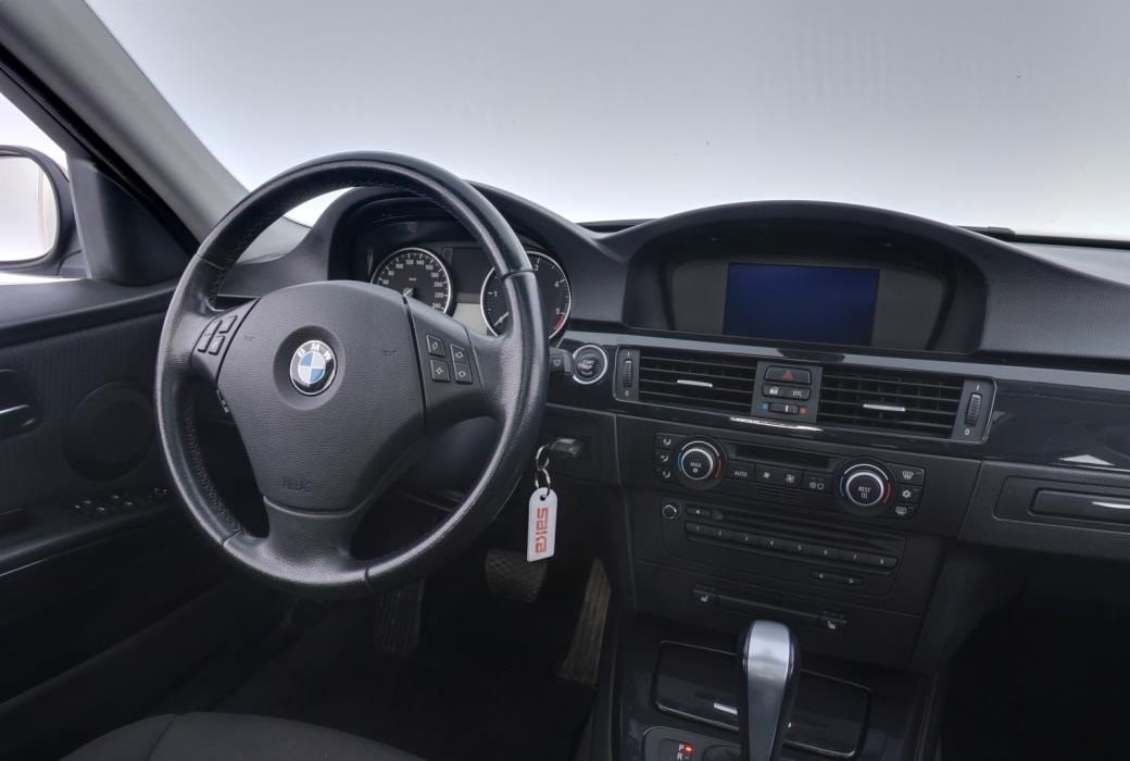 BMW 320 2009