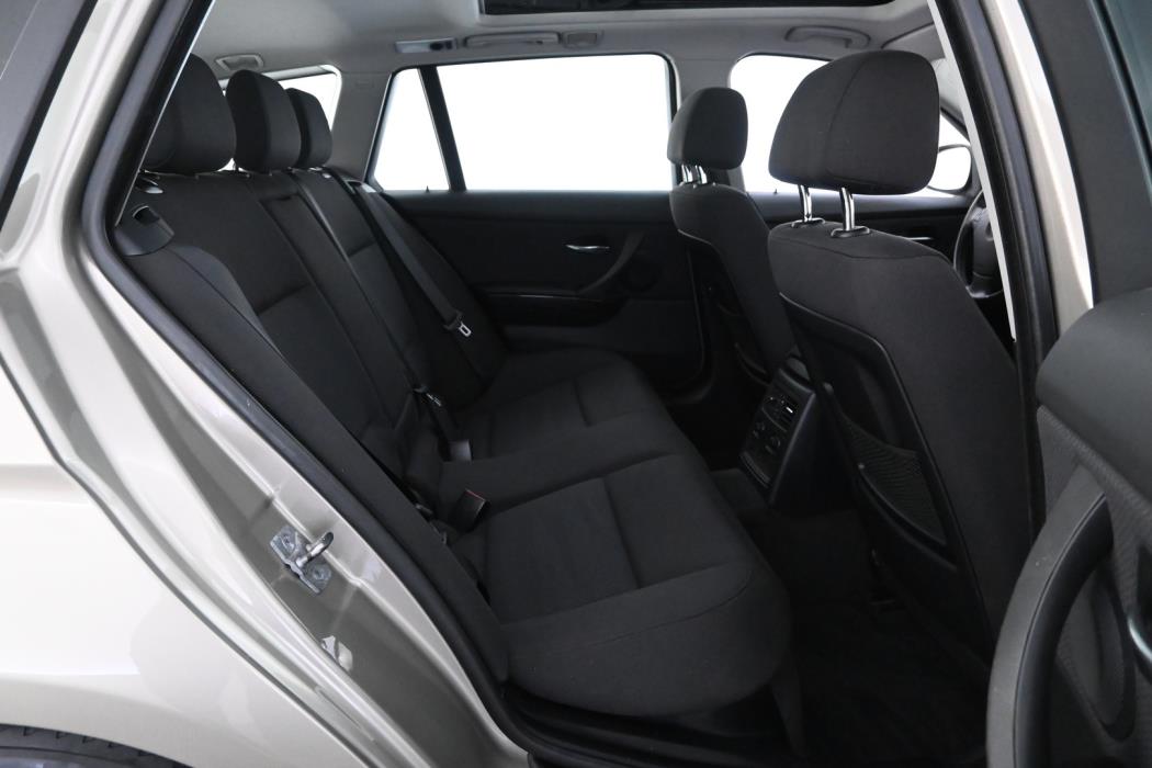 BMW 320 2009