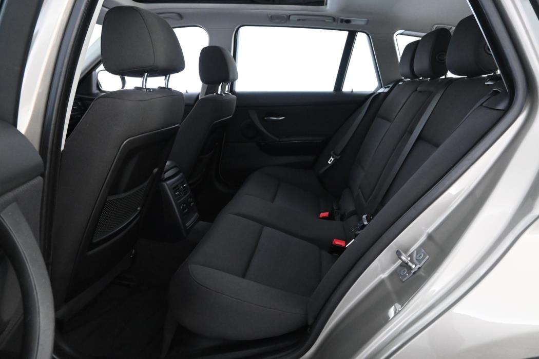 BMW 320 2009