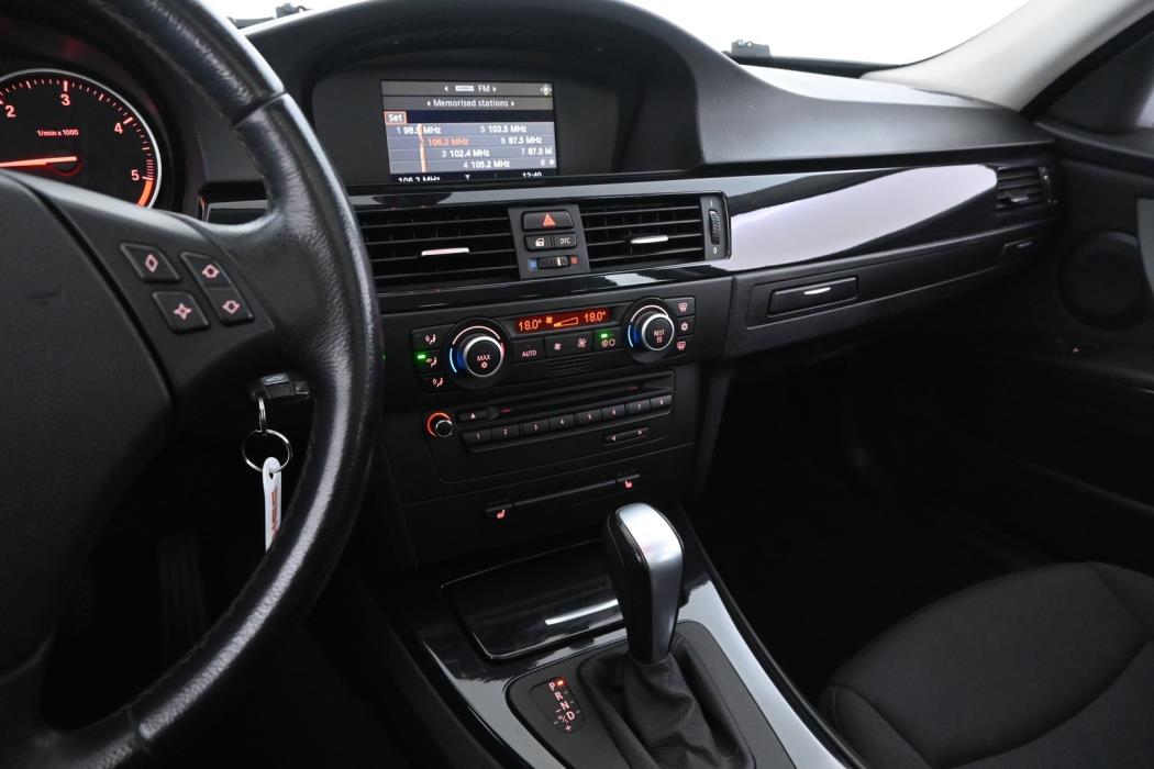 BMW 320 2009