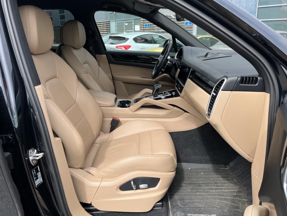 PORSCHE Cayenne 2019