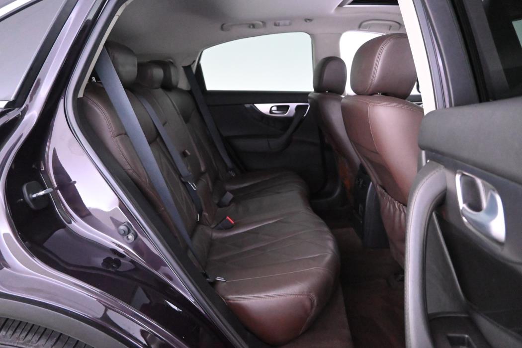 INFINITI FX30D 2010