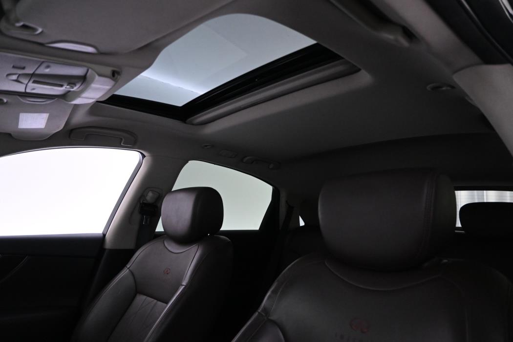 INFINITI FX30D 2010