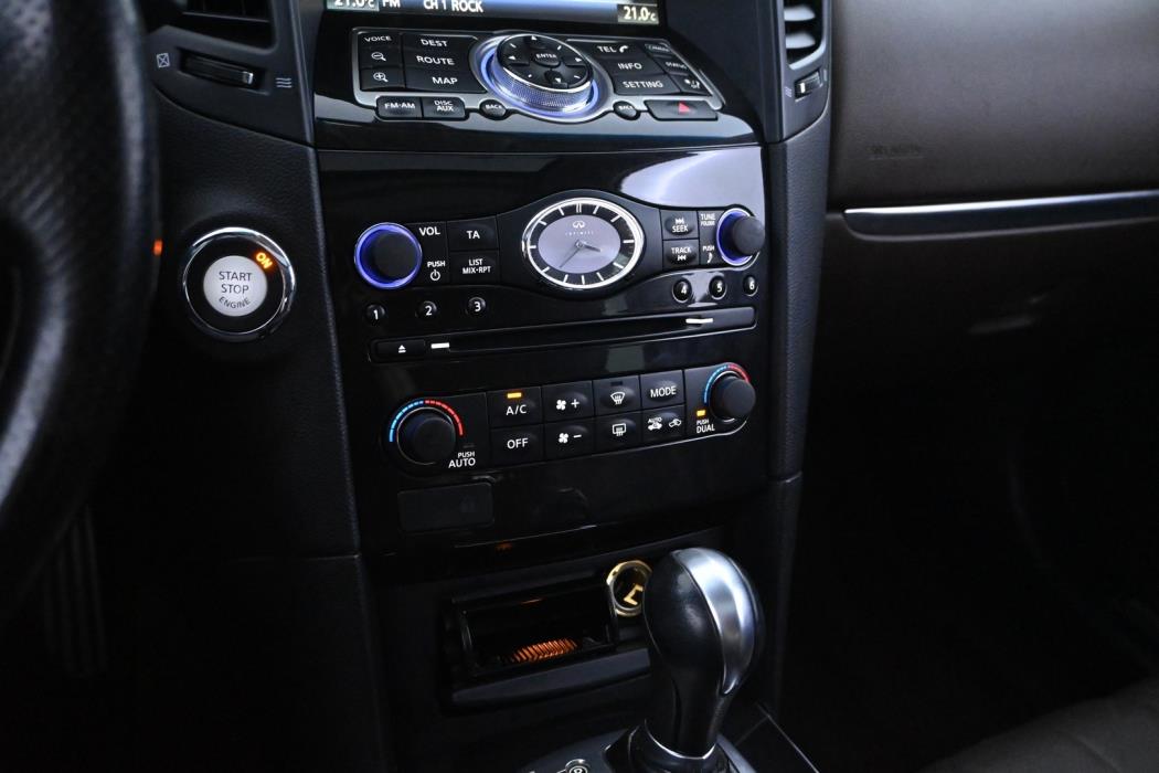INFINITI FX30D 2010