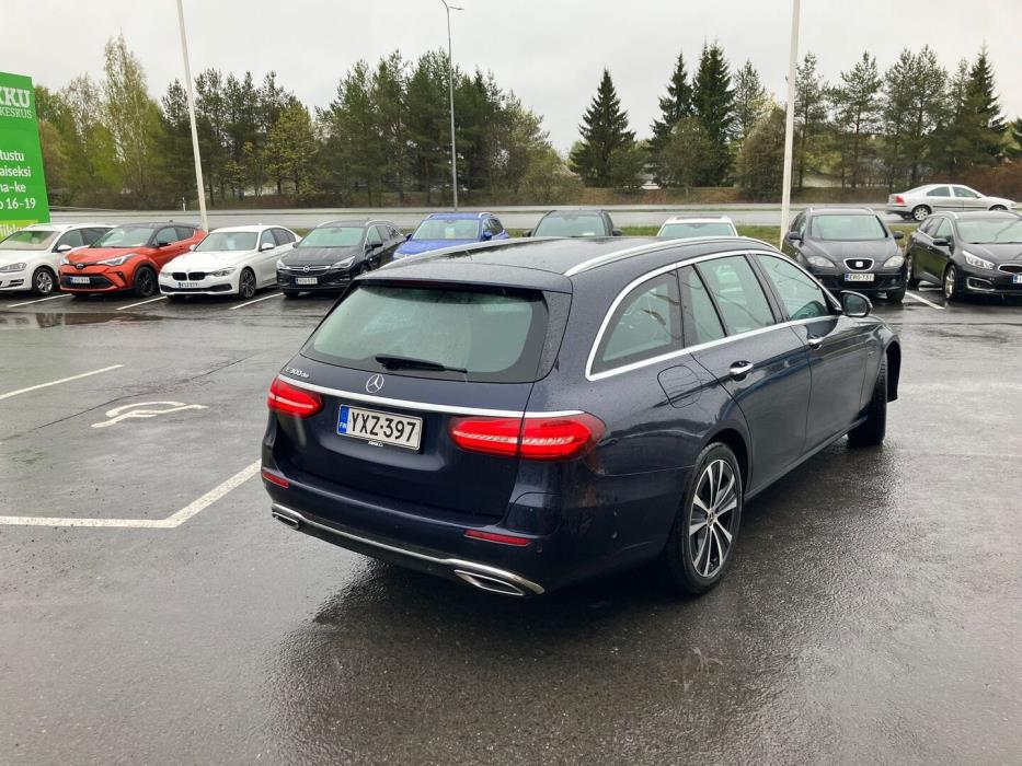 MERCEDES-BENZ E 2021