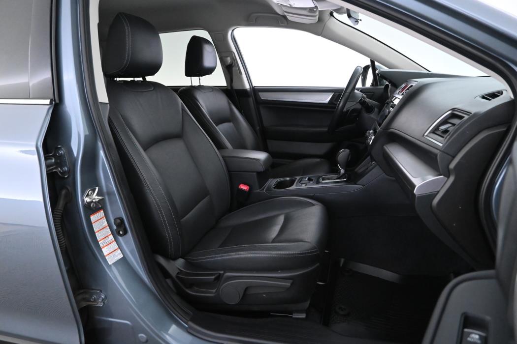 SUBARU Outback 2016