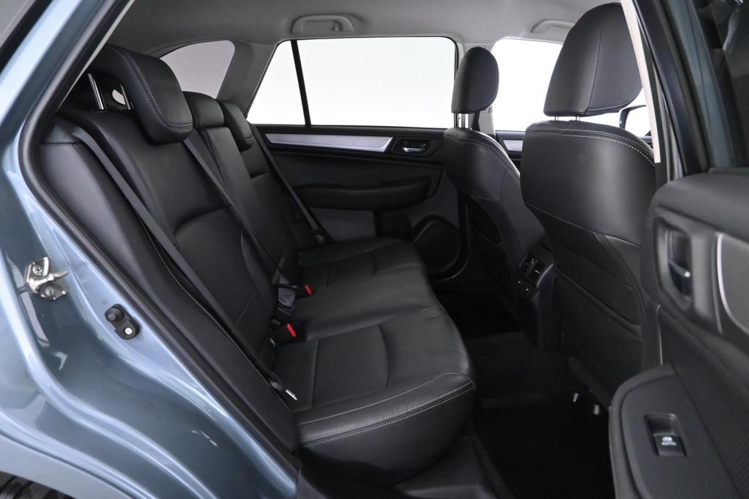 SUBARU Outback 2016