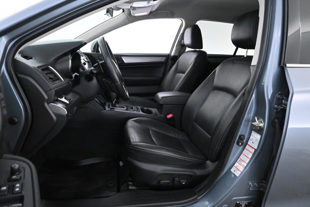 SUBARU Outback 2016