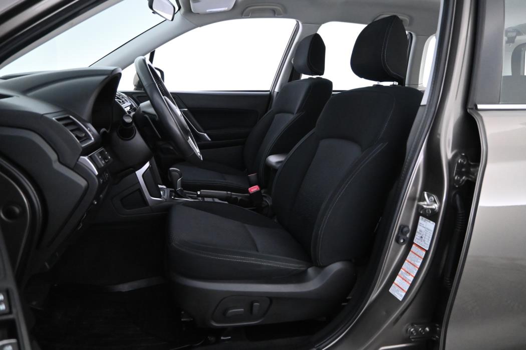 SUBARU Forester 2016