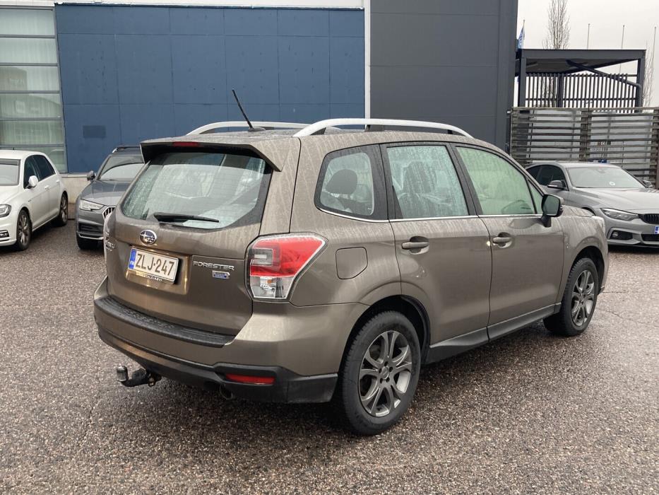 SUBARU Forester 2016