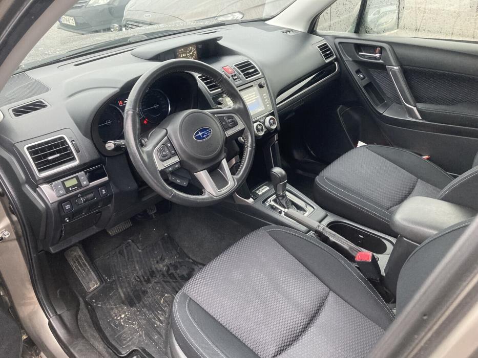 SUBARU Forester 2016