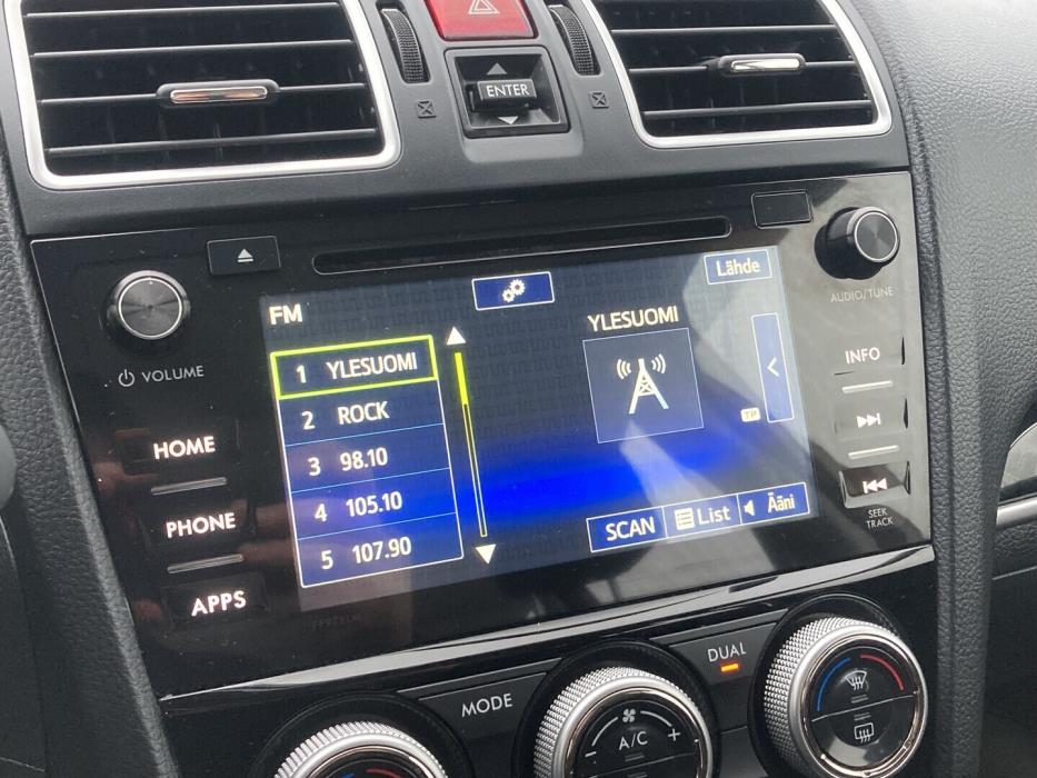 SUBARU Forester 2016