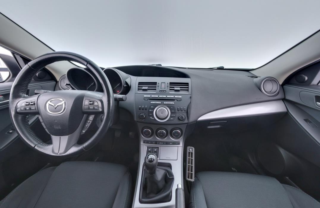 MAZDA 3 2011