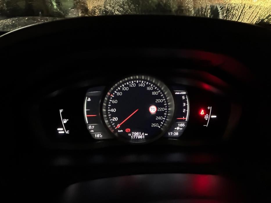 VOLVO XC60 2017